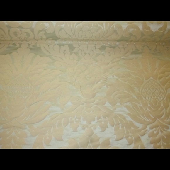 Beacon Hill Savannah Belle Ice Damask Fabric - Picture 12 of 16